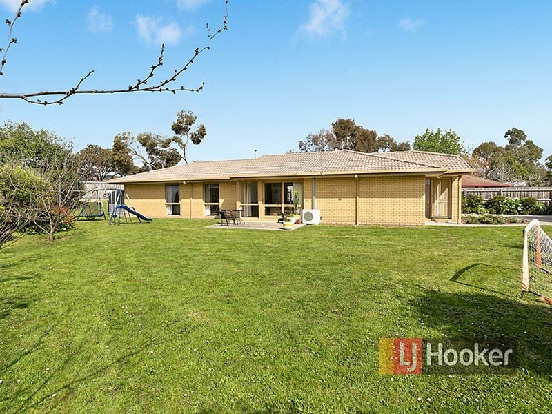 27 Balladonia Road, Rowville VIC 3178