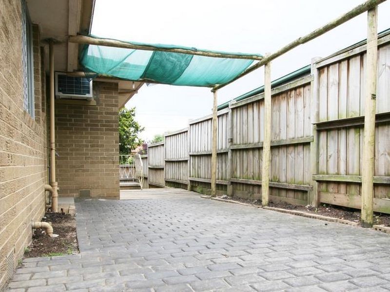 17 Pembroke Avenue, Frankston VIC 3199