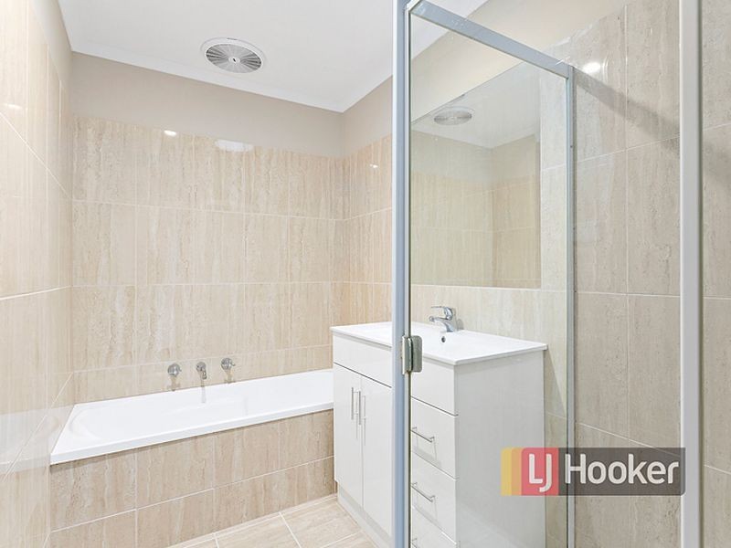 1 Spruce Drive, Rowville VIC 3178