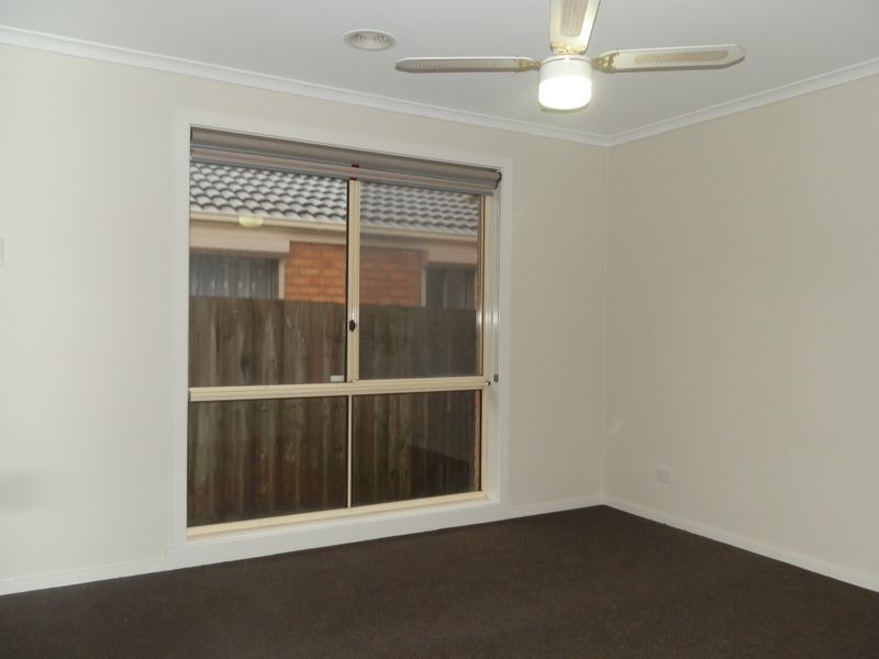 74 Hinrichsen Drive, Hallam VIC 3803