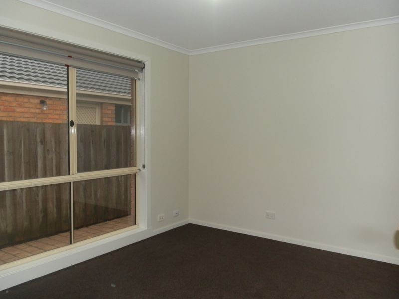 74 Hinrichsen Drive, Hallam VIC 3803