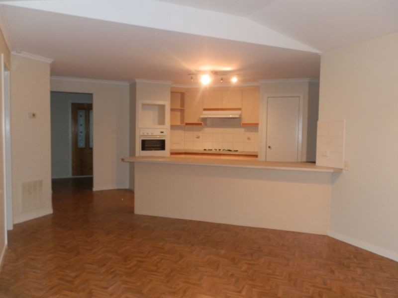 74 Hinrichsen Drive, Hallam VIC 3803