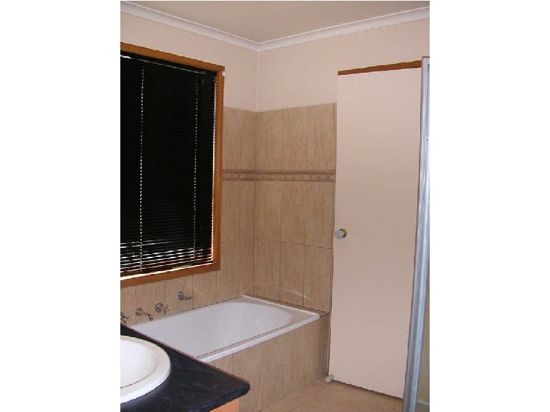 101 Bridgewater Way, Rowville VIC 3178