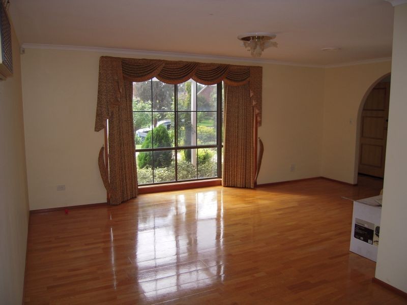 6 Linnel Court, Rowville VIC 3178