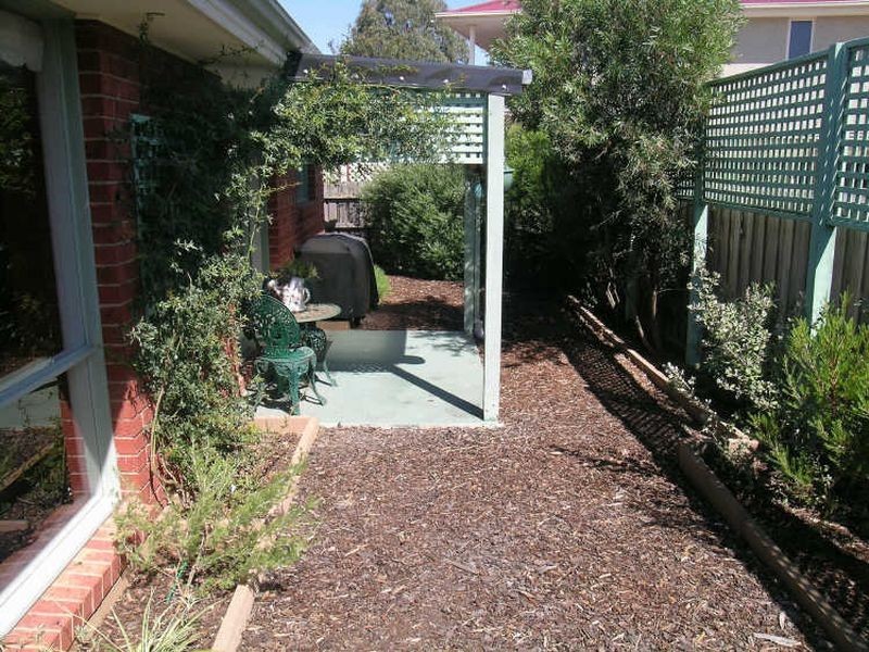 2/17 Gilligans Court, Rowville VIC 3178