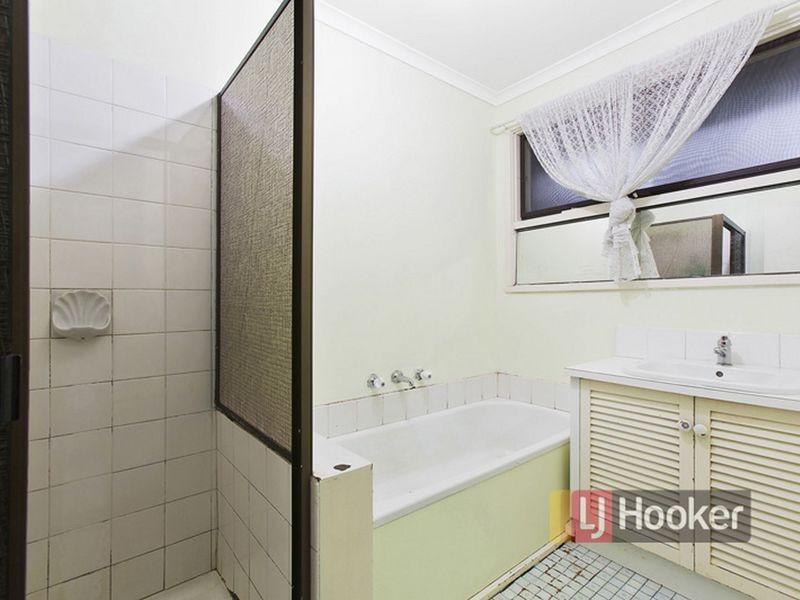 17 English Avenue, Scoresby VIC 3179