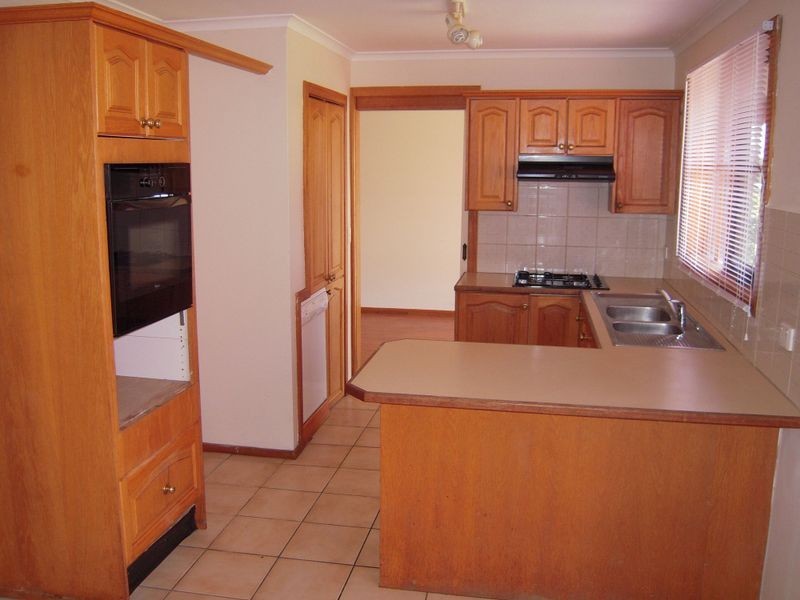 24 Karoo Road, Rowville VIC 3178