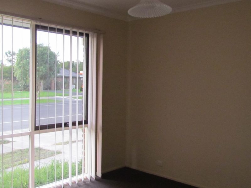 1 Spruce Drive, Rowville VIC 3178