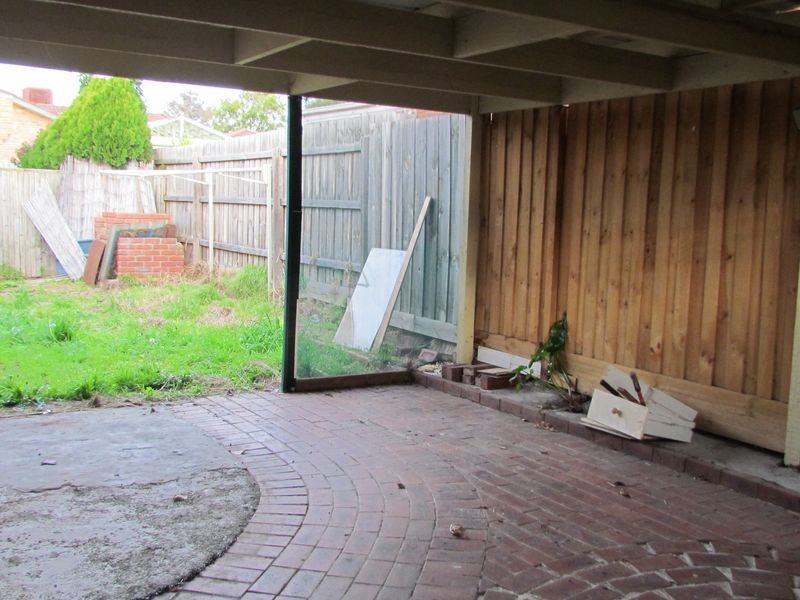 1 Spruce Drive, Rowville VIC 3178