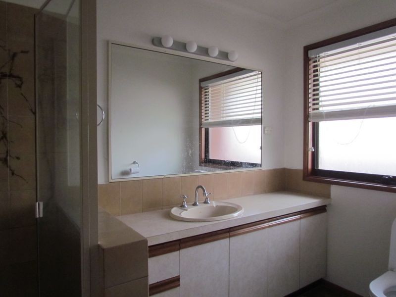 1/23 Bemersyde Drive, Berwick VIC 3806