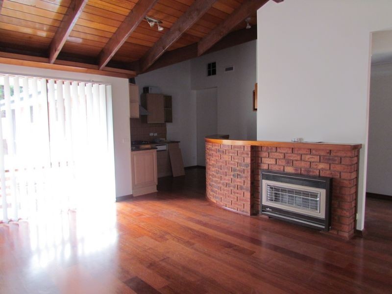 1/23 Bemersyde Drive, Berwick VIC 3806