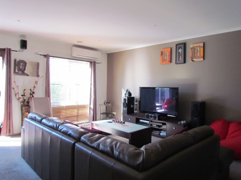 114 Sovereign Manors Crescent, Rowville VIC 3178