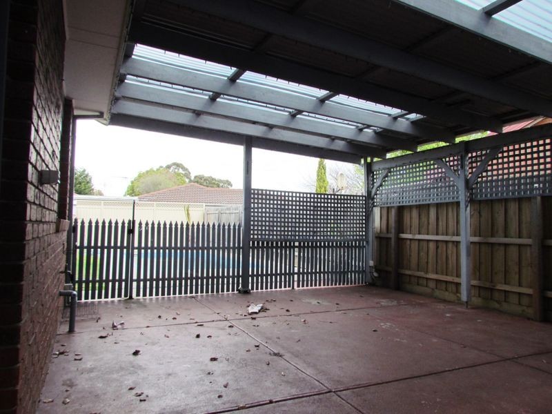 11 Surat Place, Rowville VIC 3178