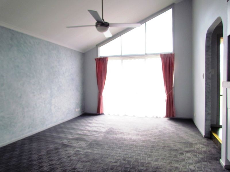 11 Surat Place, Rowville VIC 3178