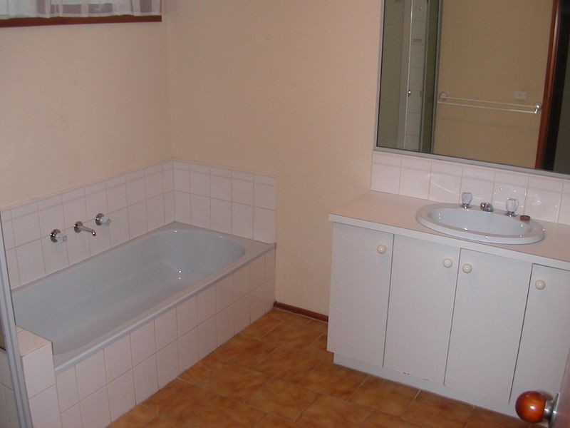 2 Trisha Drive, Rowville VIC 3178