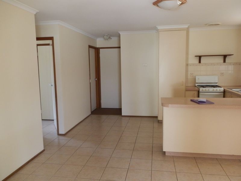 4 Raneen Place, Berwick VIC 3806