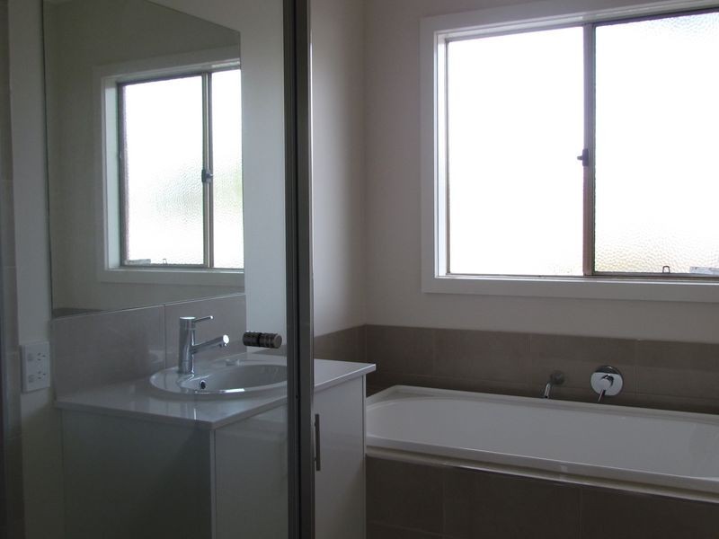 2/110 Harley Street North, Knoxfield VIC 3180