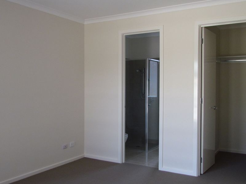 2/110 Harley Street North, Knoxfield VIC 3180