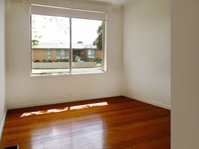 4 Essex Park Drive, Endeavour Hills VIC 3802