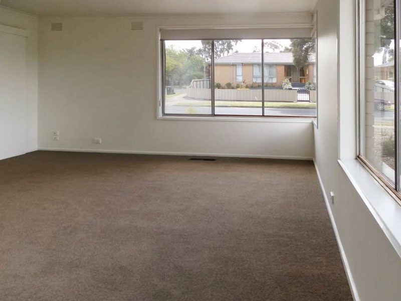 4 Essex Park Drive, Endeavour Hills VIC 3802