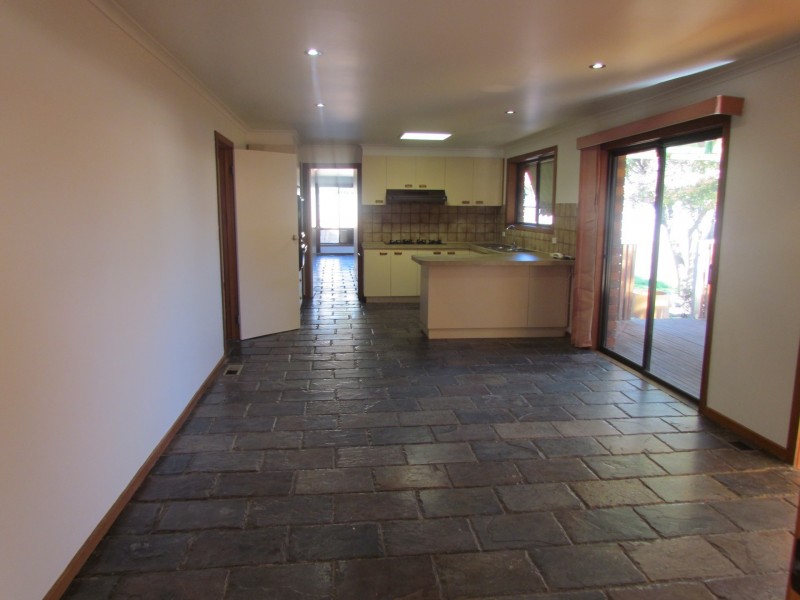 8 Cowin Close, Rowville VIC 3178