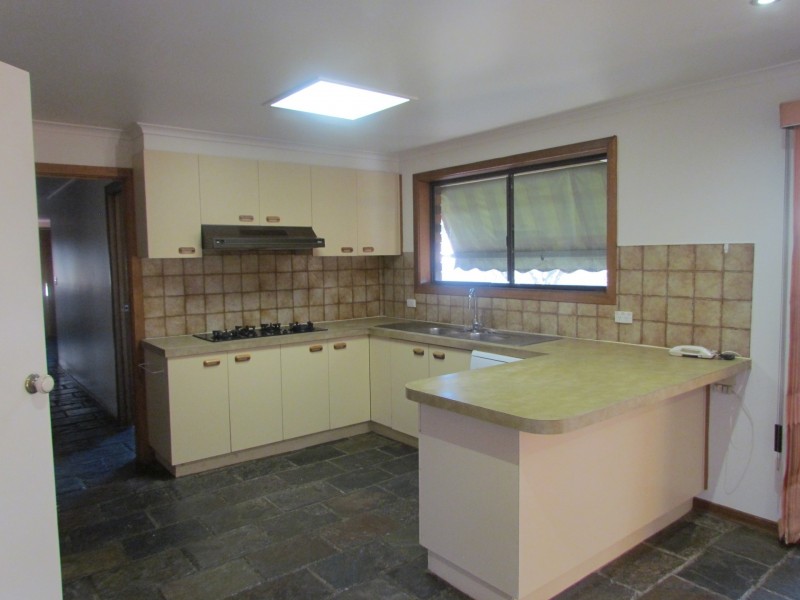 8 Cowin Close, Rowville VIC 3178