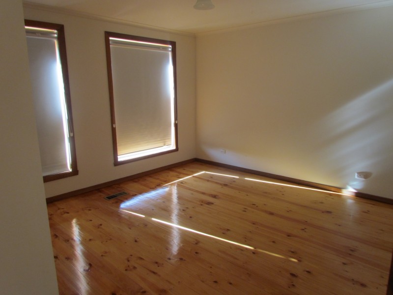 8 Cowin Close, Rowville VIC 3178