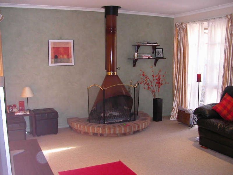 4 Erskine Drive, Rowville VIC 3178