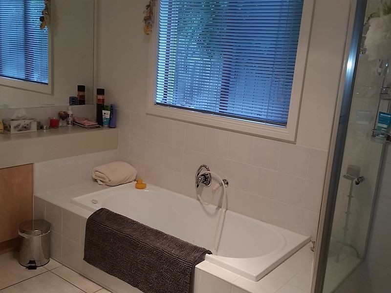 98 Sovereign Manors Crescent, Rowville VIC 3178