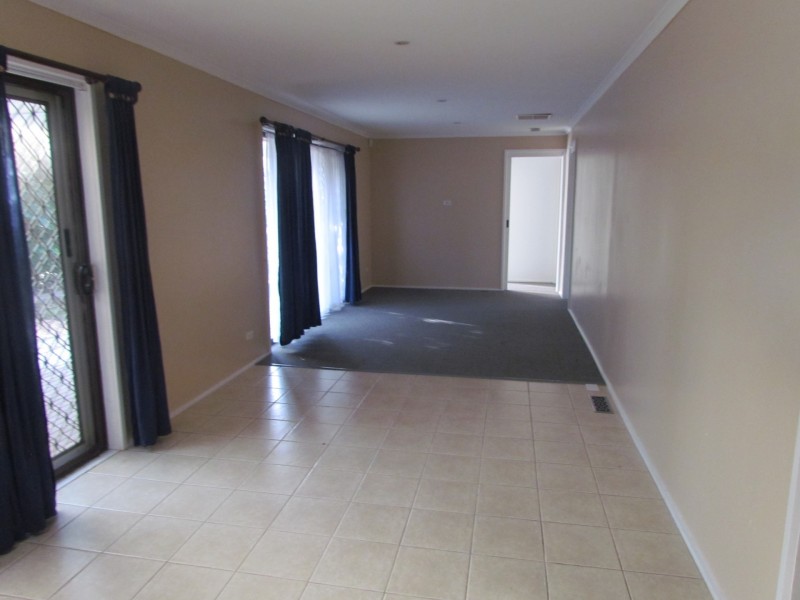 10 Clondara Drive, Rowville VIC 3178
