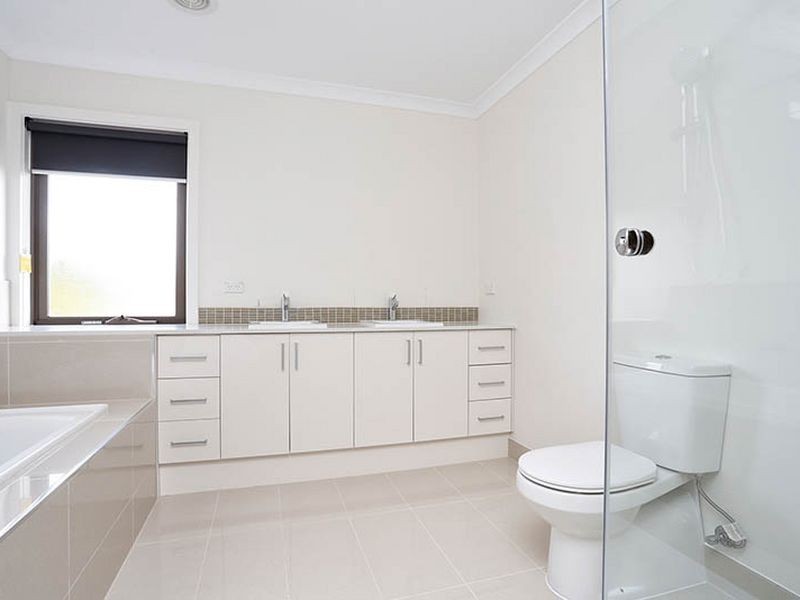 1 Prior Court, Rowville VIC 3178