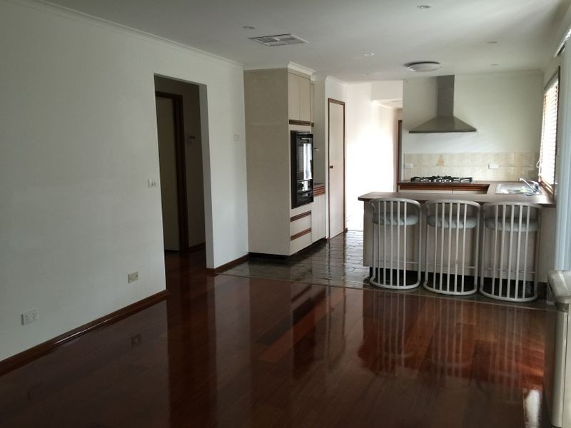 23 Bemersyde Drive, Berwick VIC 3806