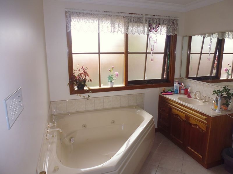 172 Murrindal Drive, Rowville VIC 3178