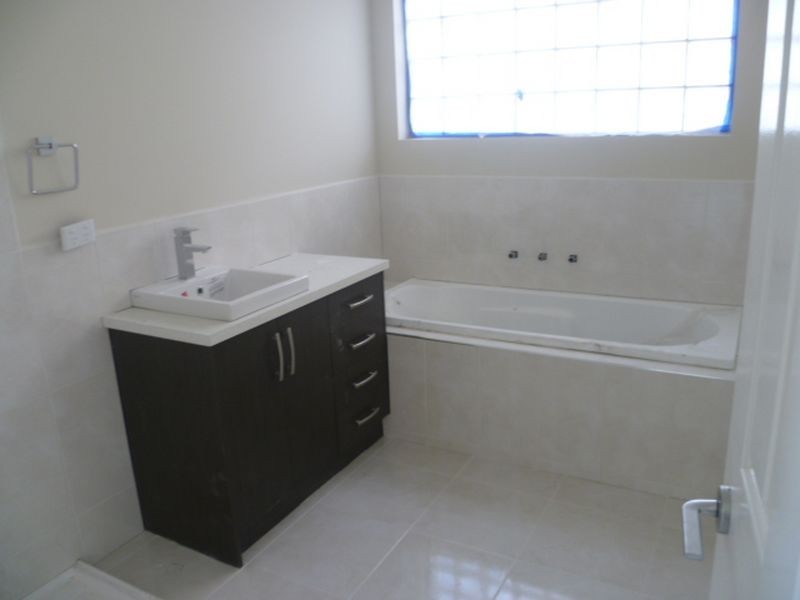 57 Eucumbene Drive, Berwick VIC 3806