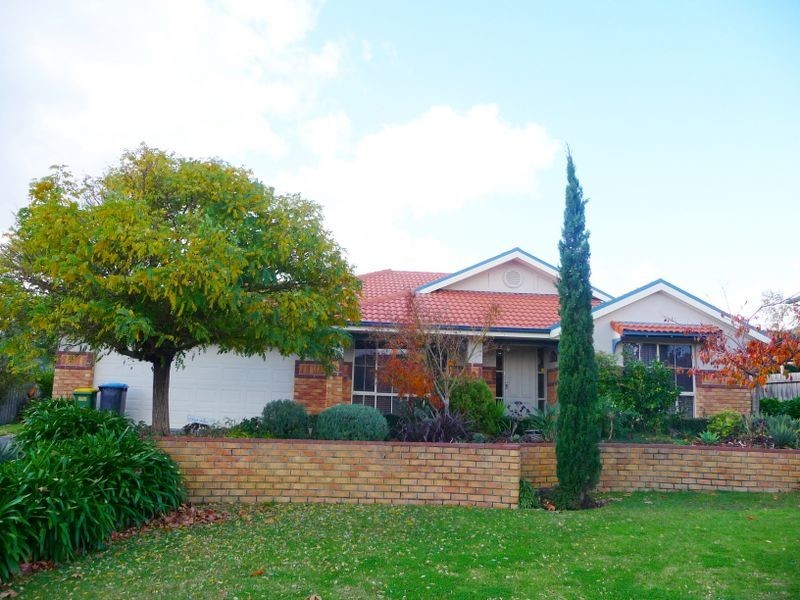 8 Sunrise Court, Lysterfield VIC 3156