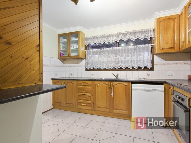 17 English Avenue, Scoresby VIC 3179