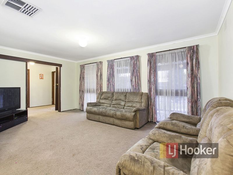 17 English Avenue, Scoresby VIC 3179