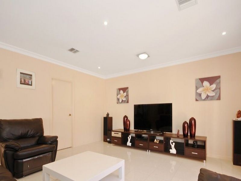 2 Subzero Close, Rowville VIC 3178