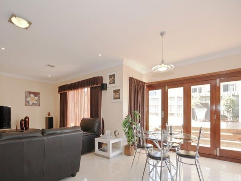 2 Subzero Close, Rowville VIC 3178
