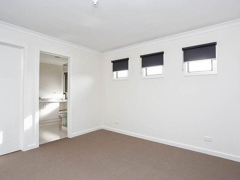 1 Prior Court, Rowville VIC 3178