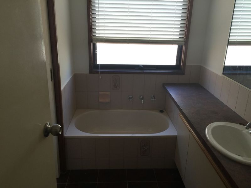 23 Bemersyde Drive, Berwick VIC 3806