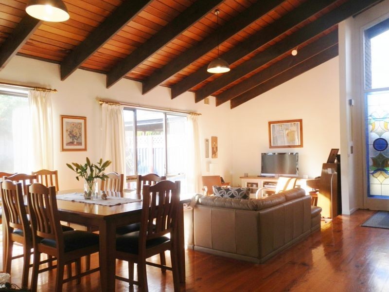 19 King Parade, Knoxfield VIC 3180