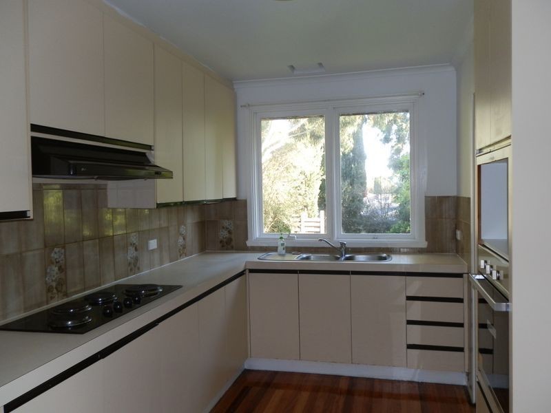 17 Fifth Avenue, Rowville VIC 3178