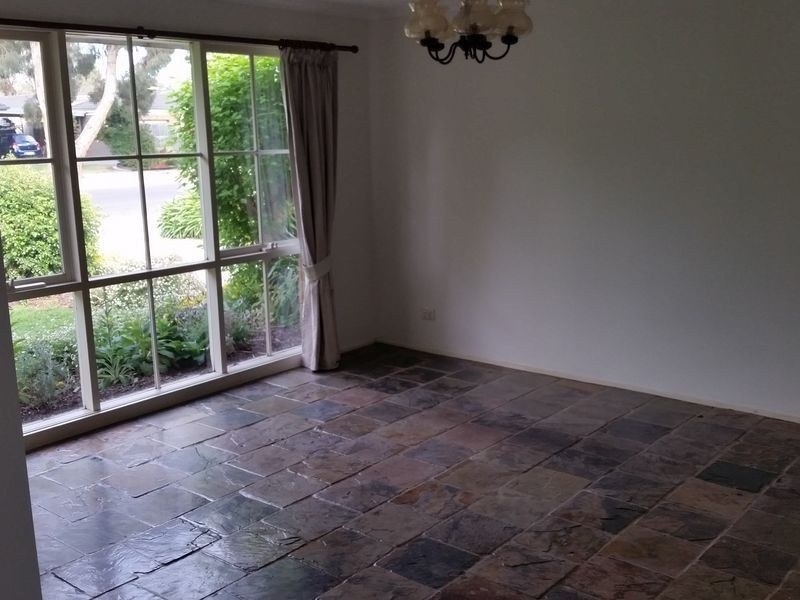 28 Howey Road, Pakenham VIC 3810