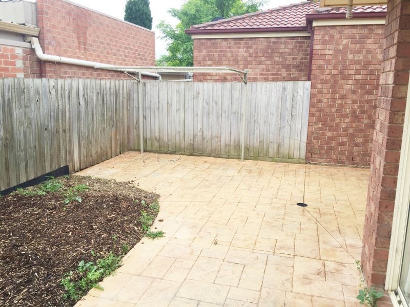 1/137 Waradgery Drive, Rowville VIC 3178