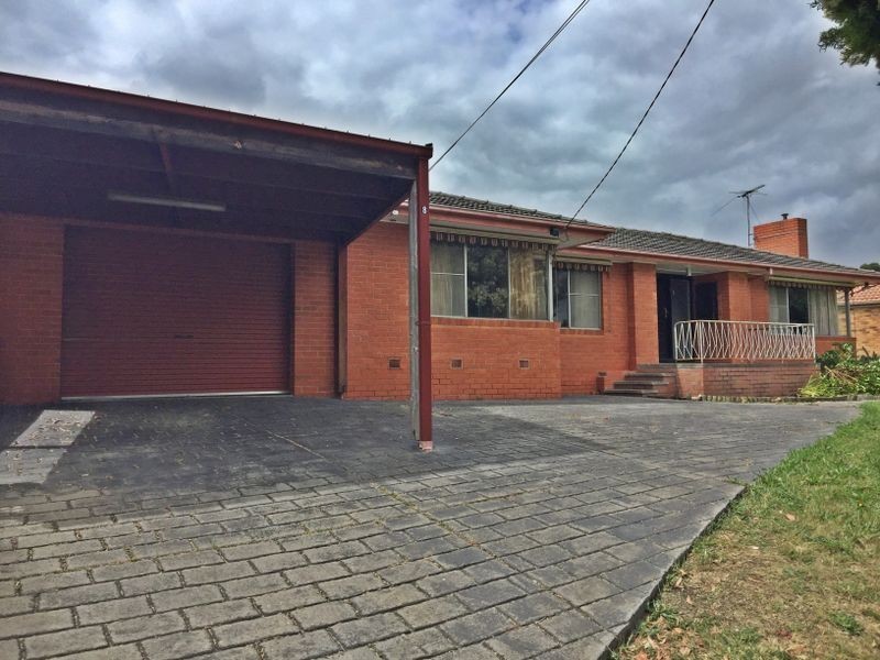 8 Eurella Crescent, Rowville VIC 3178