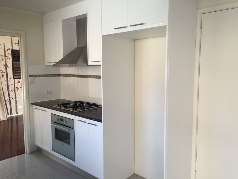 8 Eurella Crescent, Rowville VIC 3178