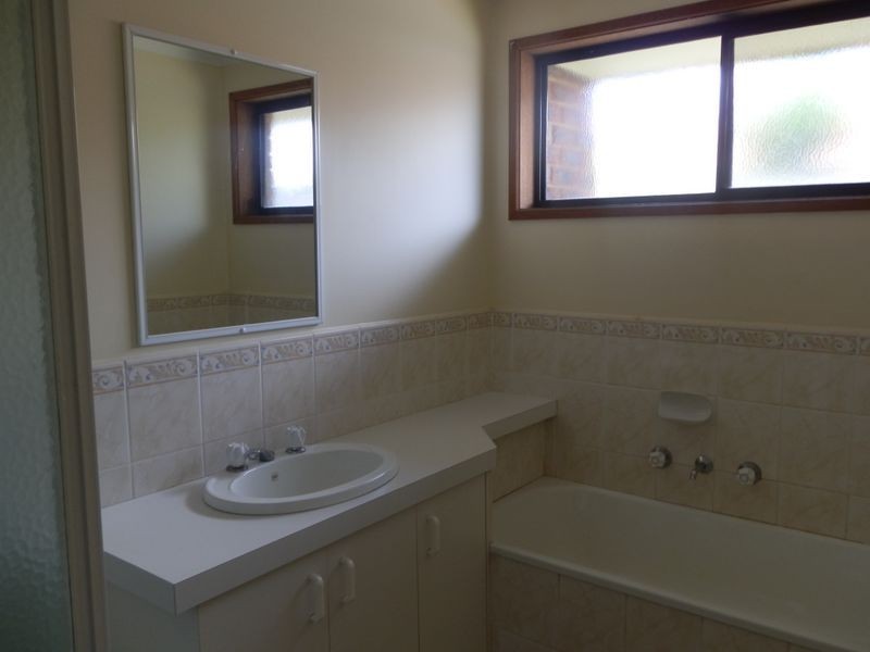 4 Raneen Place, Berwick VIC 3806