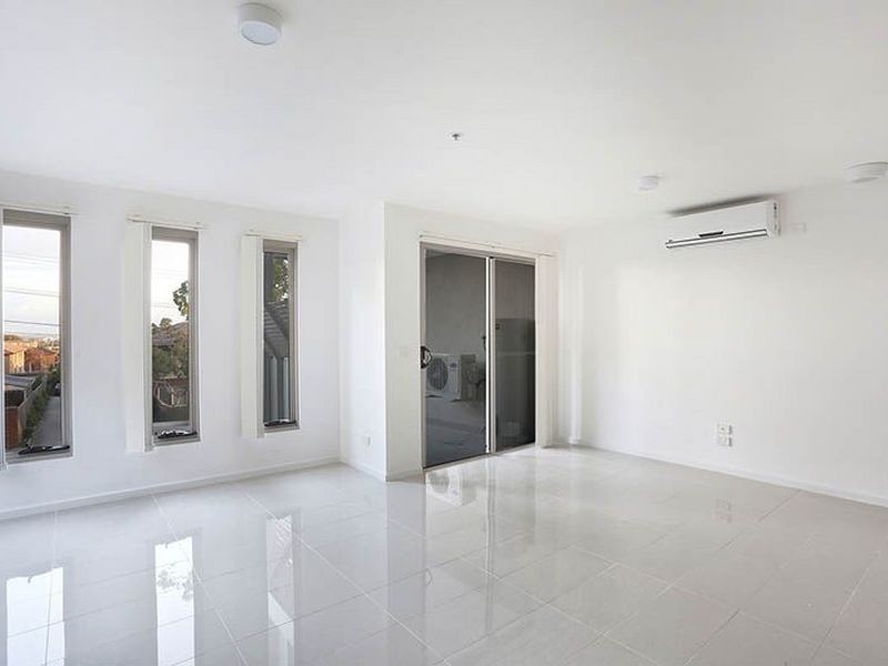 2 & 16/12 Close Avenue, Dandenong VIC 3175