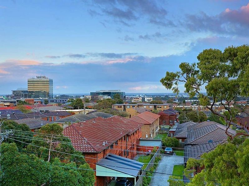 2 & 16/12 Close Avenue, Dandenong VIC 3175